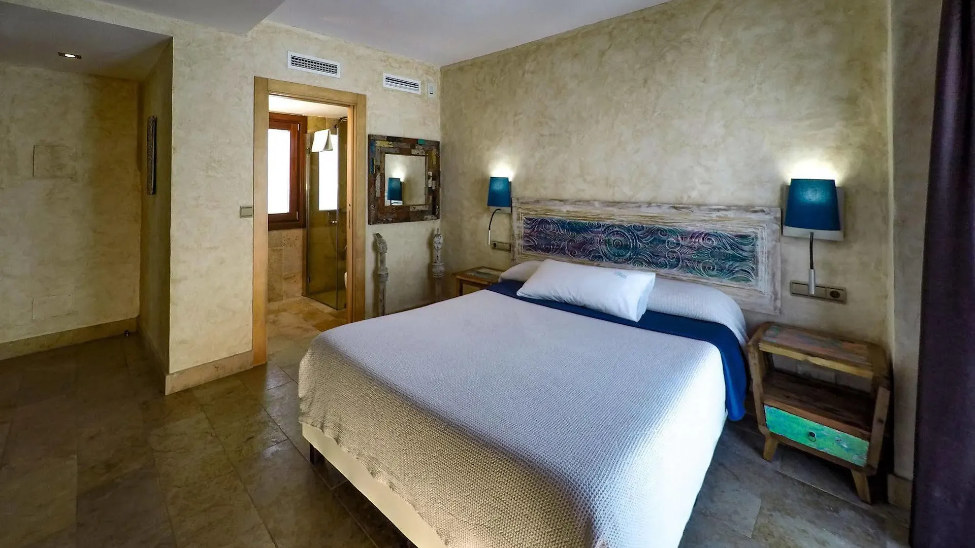 Room Tarifa Hostel